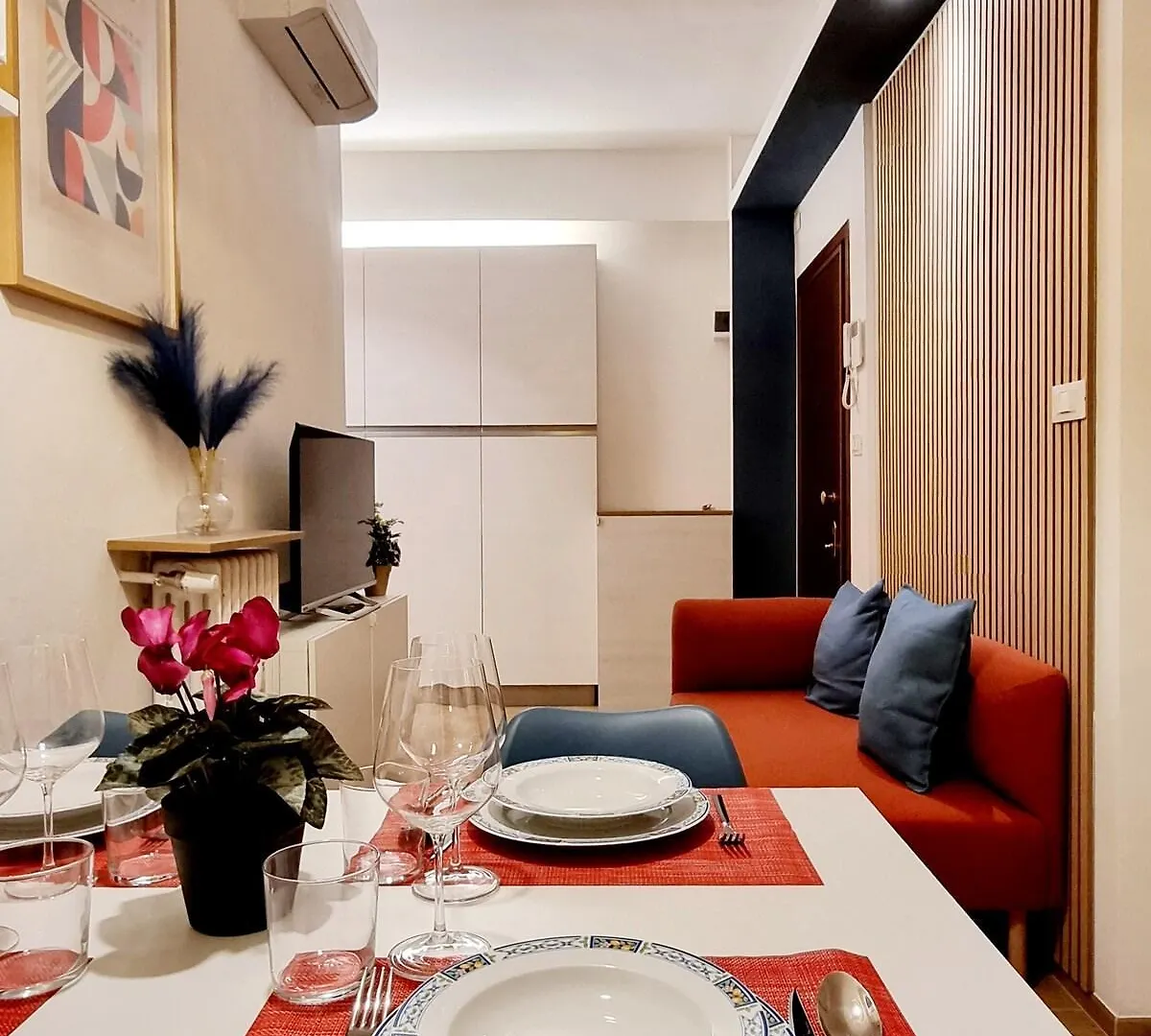 Apartment Bovisa Elegance And Comfort Near The City Center Milan Italy